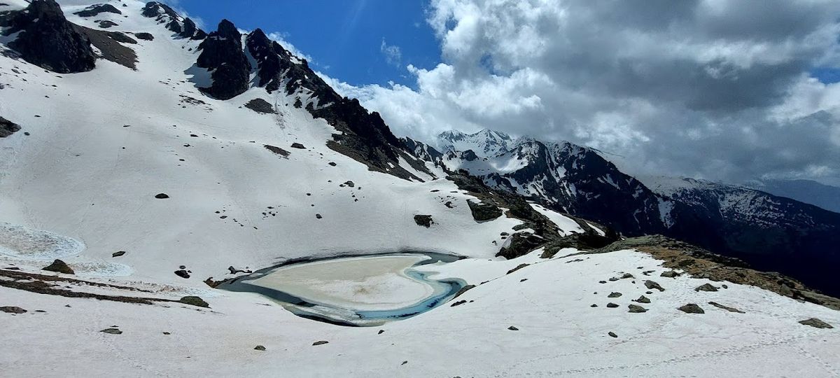 03-05-2025 Photos M. Vignau – Lac de Ibonciecho avec M. Larrouquet et C. Malet