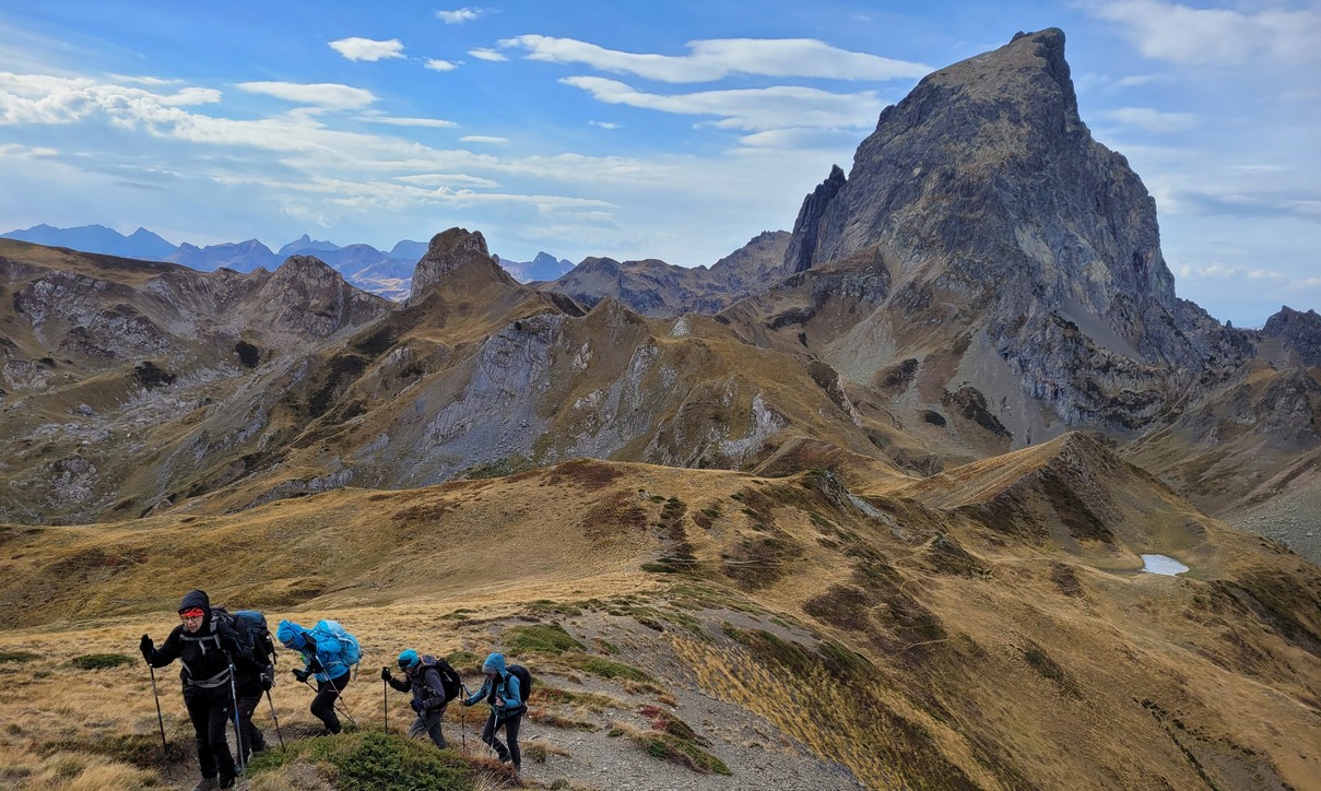 05-11-2025 Photos J-M. Lafitte – Pic de Chérue par la cabane de Saoubiste avec G. Save et C. Mallet