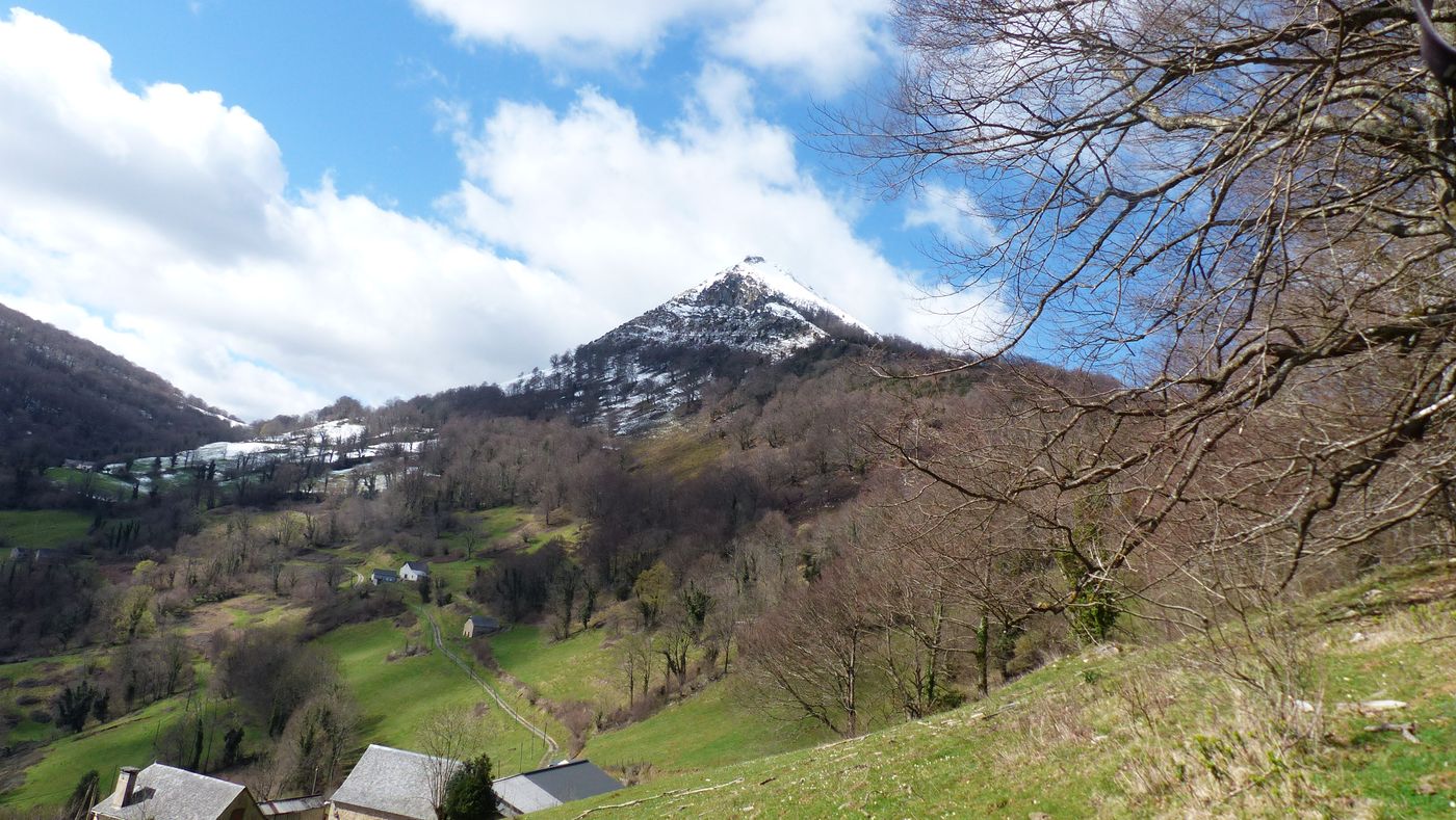 15-03-2026  Photos A. Astuguevieille – Le Trône du roi depuis Sarrance avec J. Houlier et E. Batguzère