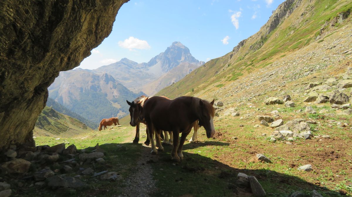 02-09-2026 Photos M. Hourquet – Lacs et (nouveau) refuge d’Arrémoulit en A/R par le passage d’Orteig avec M. Hourquet et E. Chazel