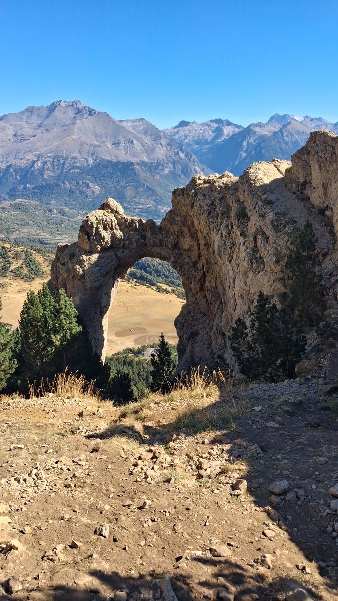 13-09-2026 Photos M-G. Mora – Arche de Sarronal par le lac de Piedrafita avec A. Pourtau et M. Yahia